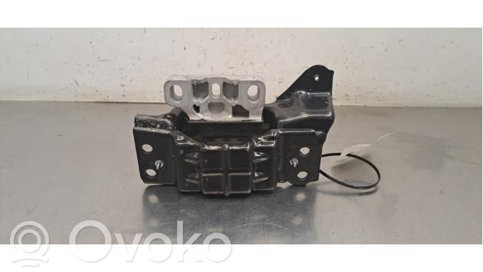 Engine mount bracket   2Q0199555BA