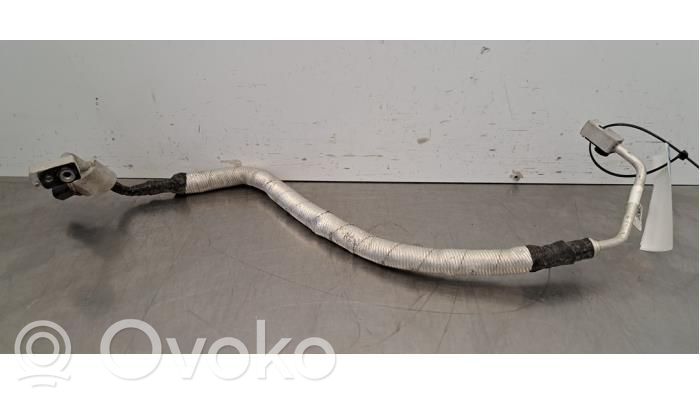 Ilmastointilaitteen putki (A/C)   1EA816521F