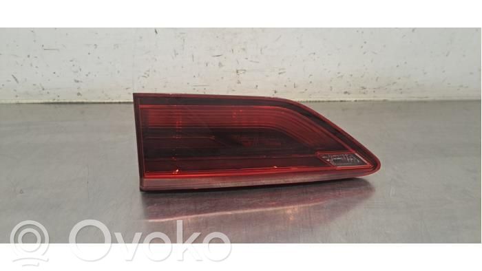 Volkswagen Golf VIII Lampă spate în caroserie 