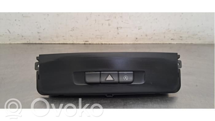 Mercedes-Benz Vito Viano W447 Przycisk świateł awaryjnych 