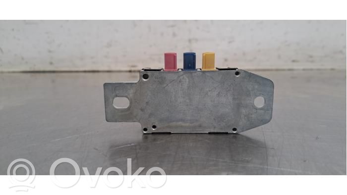 Jaguar F-Pace Amplificator antenă aeriană 
