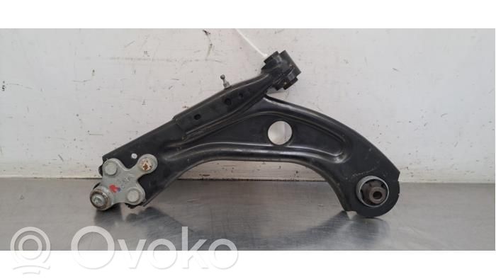 Opel Astra L Braccio di controllo sospensione anteriore 
