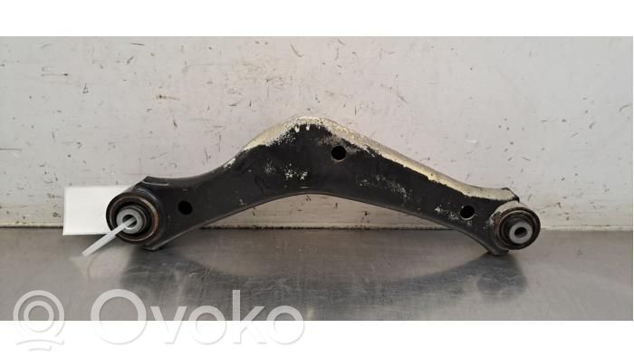 Rear control arm   22940357