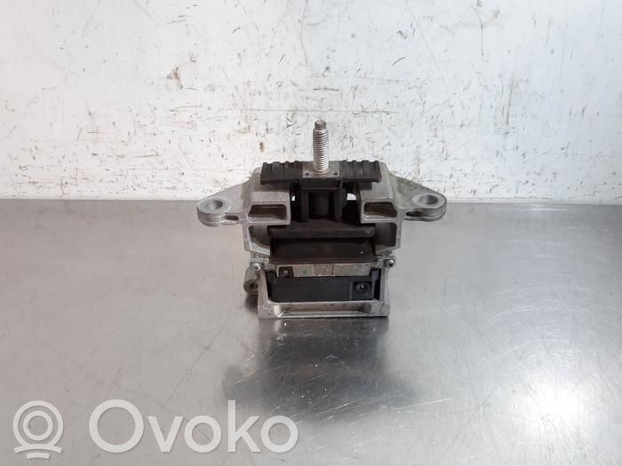 Land Rover Evoque I Engine mount bracket 