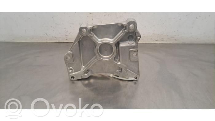 Citroen Berlingo Engine mount bracket 