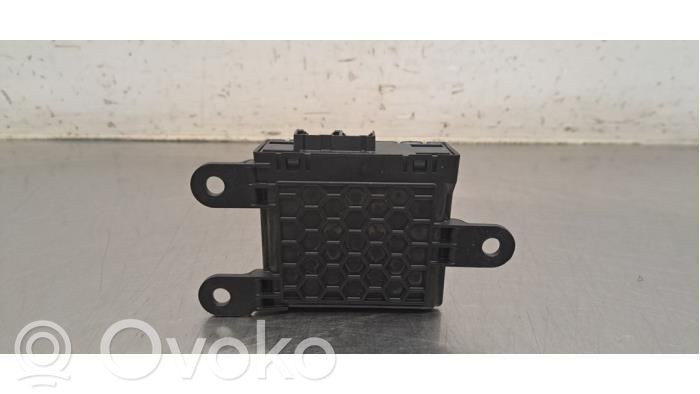 Gateway control module   521839170,52183917
