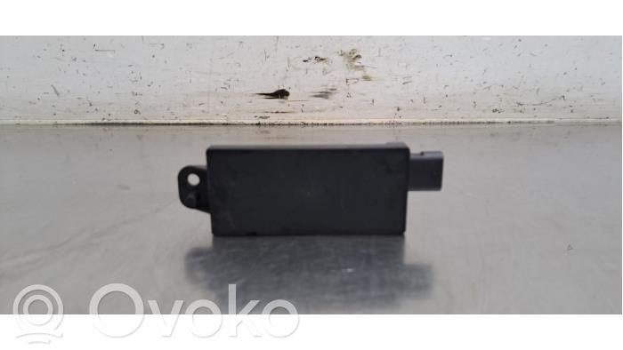Tesla Model Y Distronic sensors - adaptīvās kruīza kontroles sensors 