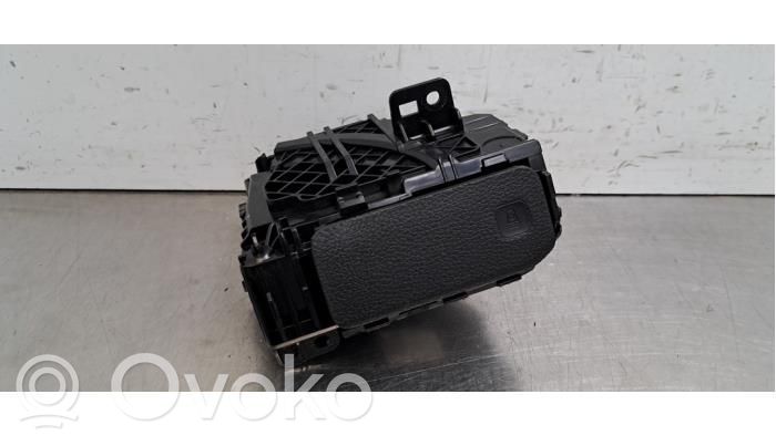 Mukiteline edessä   N1WBE044J16AE,2836376,N1WBE044J16AF3ZHE