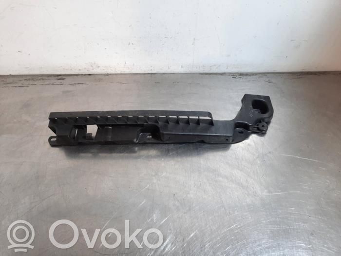 Skoda Fabia Mk3 (NJ) Staffa di rinforzo montaggio del paraurti posteriore