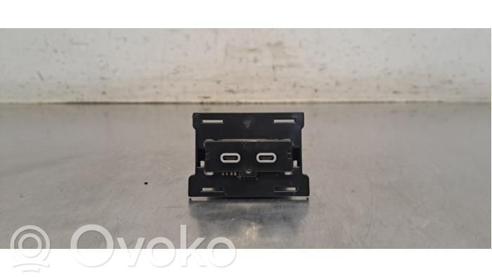 Audi A3 8Y Connettore plug in USB 