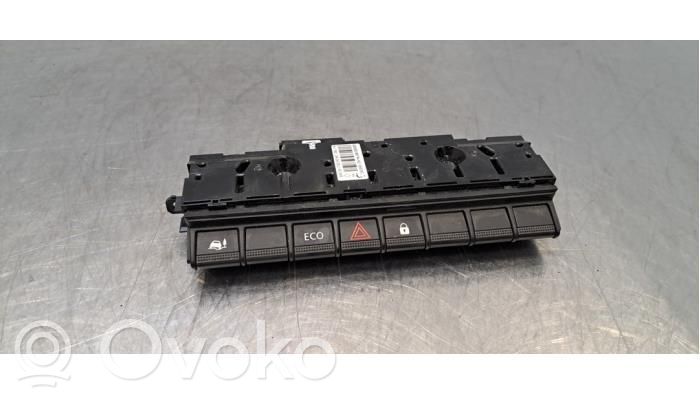 Botón interruptor de luz de peligro   283E83867R