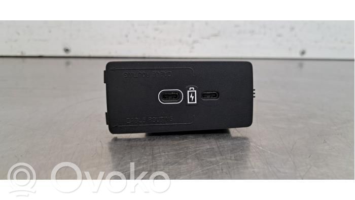 Enchufe conector USB   32375814