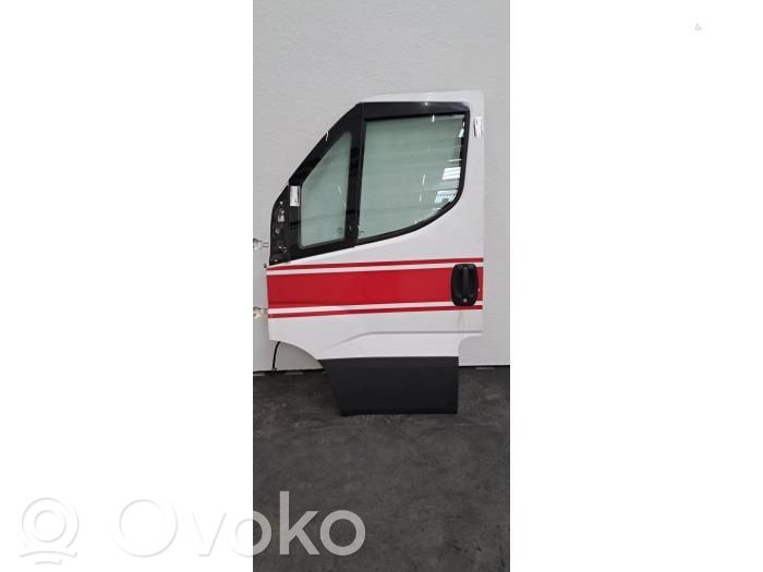 Iveco Daily 6th gen Porte avant