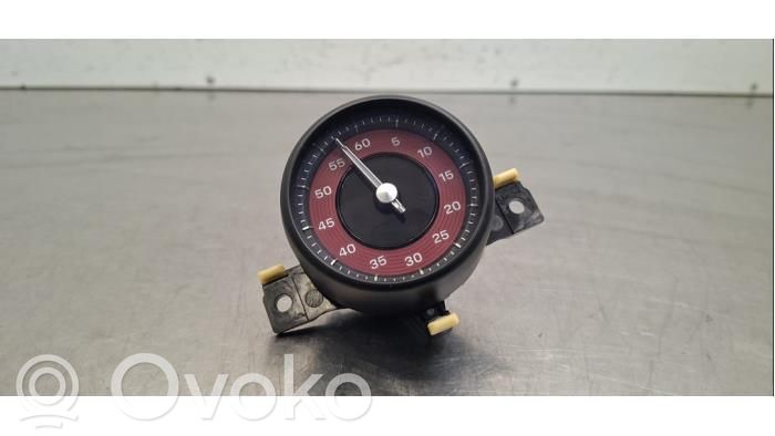 Porsche Cayenne (9Y0 9Y3) Horloge