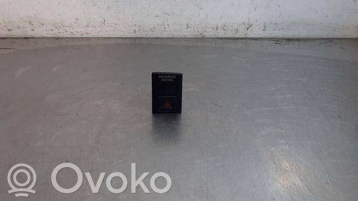 Volkswagen Tiguan Comutator lumini pericol