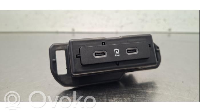 Dacia Bigster R1310 USB socket connector 
