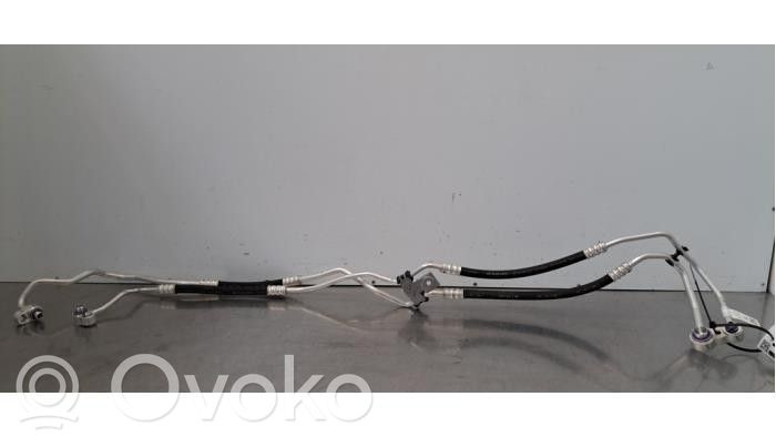 BMW X1 U11 Ilmastointilaitteen putki (A/C) 