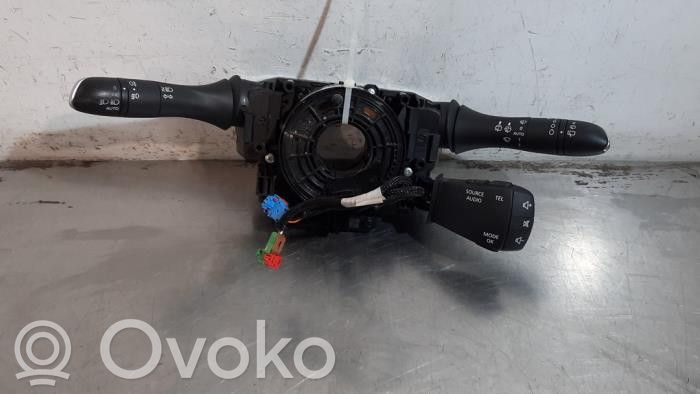 Renault Kadjar Pyyhkimen/suuntavilkun vipukytkin 