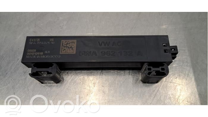 Volkswagen Golf VIII Antenne des Keyless-Systems 