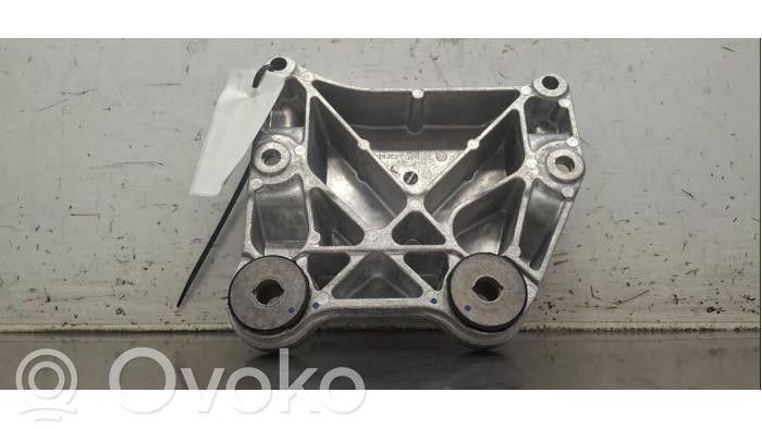 Peugeot 308 Soporte de montaje del motor 