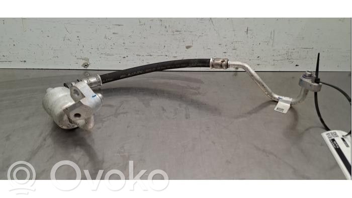 BMW X1 U11 Ilmastointilaitteen putki (A/C)