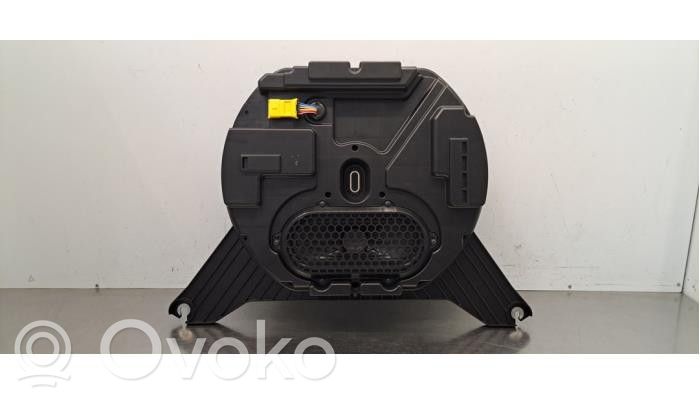 Opel Astra L Subwoofer