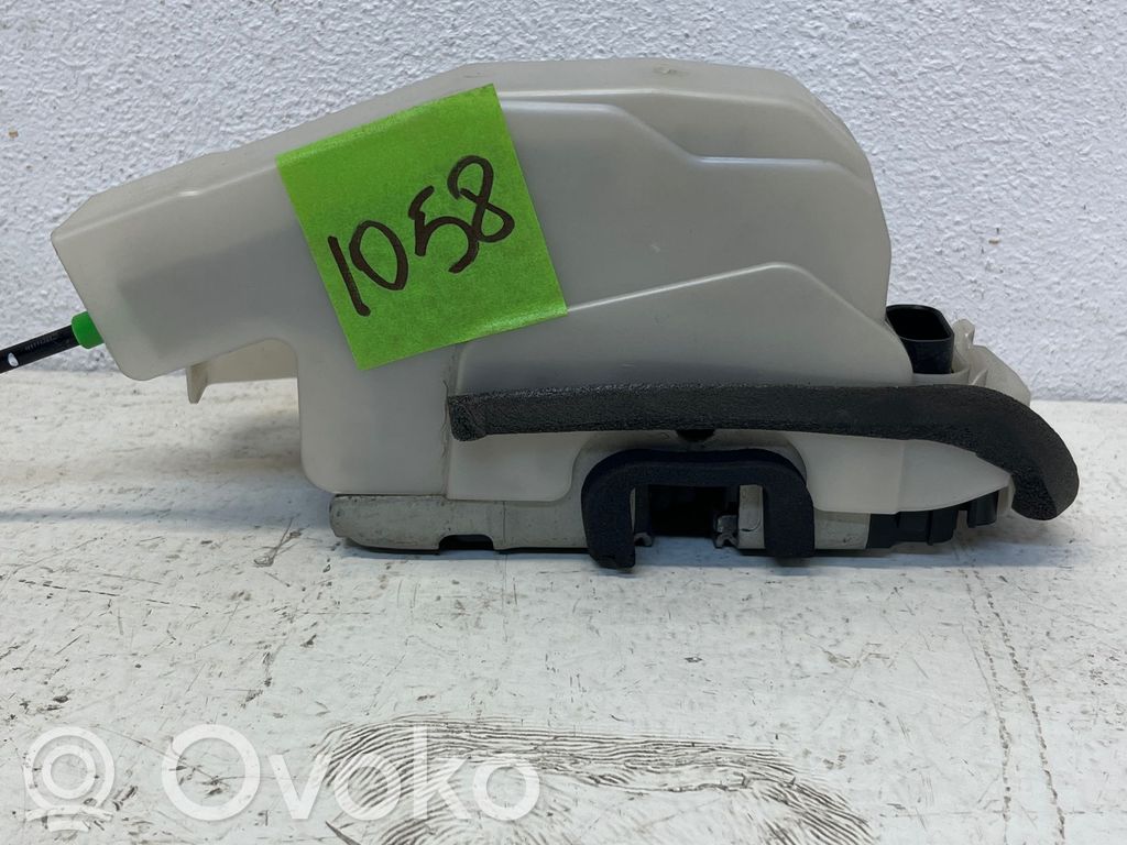 Priekšpusē slēdzene   150067300B,MP1211A01323