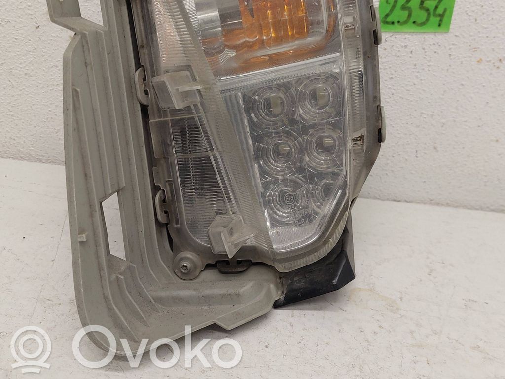 Toyota Prius (XW30) Светодиодные фары дневного света 
