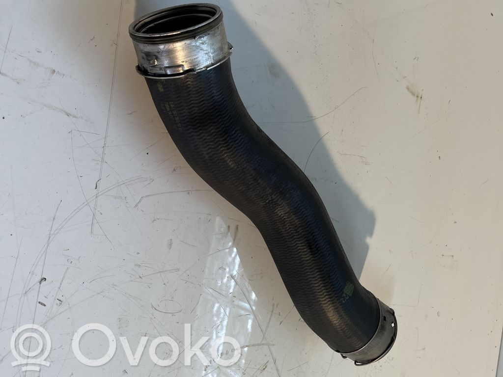 BMW 3 E90 E91 Välijäähdyttimen letku 