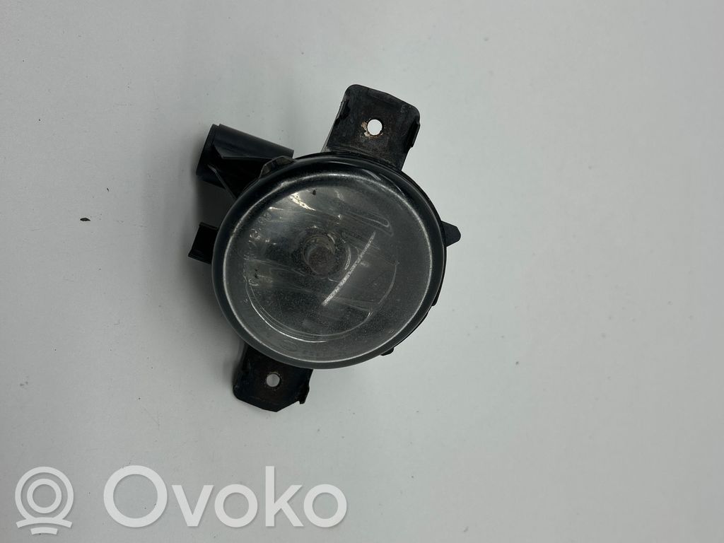 Miglas lukturis priekšā   89210518