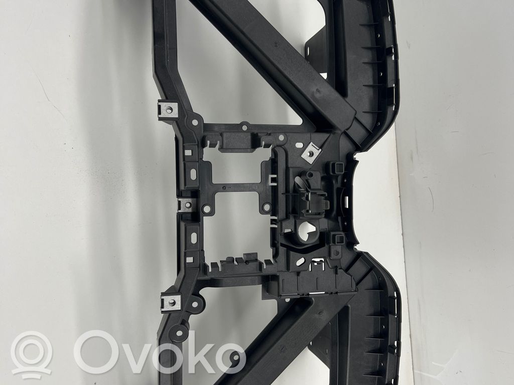 BMW 4 G22 G23 G24 G26 Viršutinė dalis radiatorių panelės (televizoriaus) 