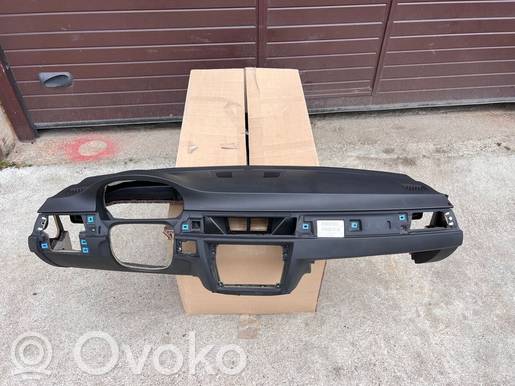 BMW 3 E90 E91 Dashboard 