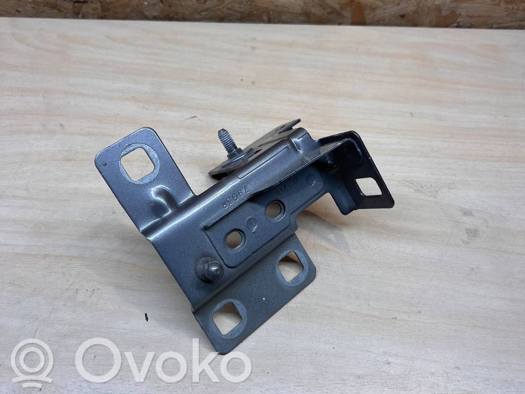Opel Vivaro Fender mounting bracket 