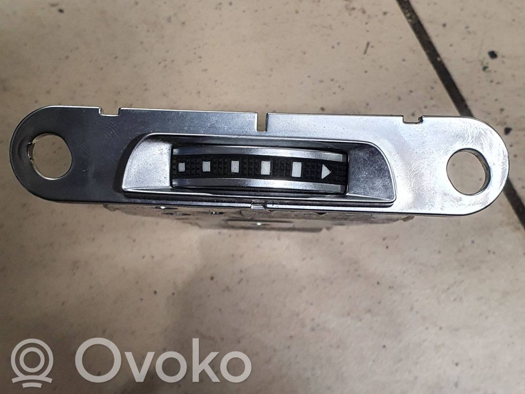Audi A8 S8 D4 4H Ramka schowka deski rozdzielczej 