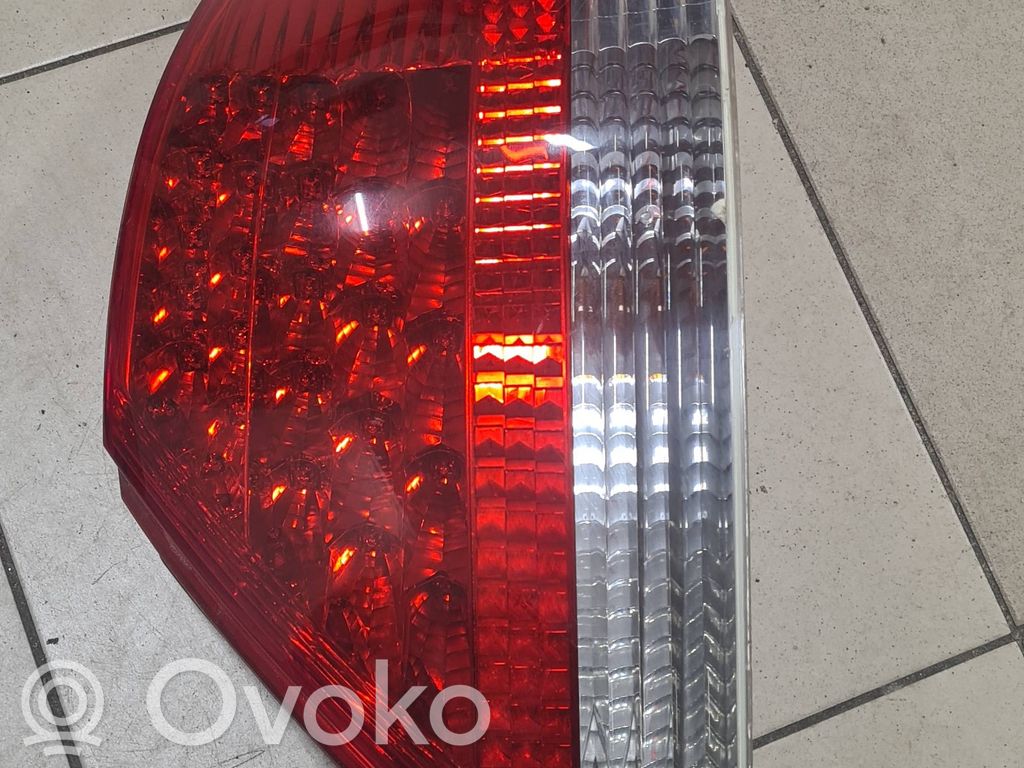 Rear/tail lights   6914286