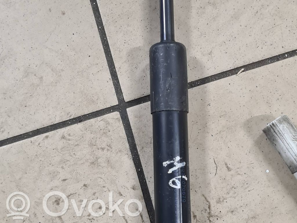 BMW 6 E63 E64 Dzinēja pārsega amortizators 