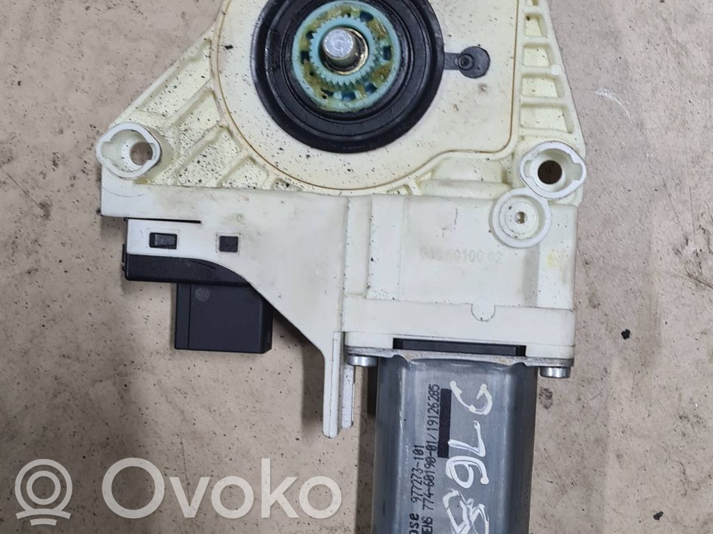 Audi Q7 4L Silniczek podnoszenia szyby drzwi tylnych 