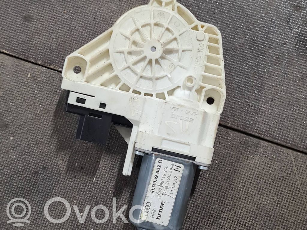 Audi Q7 4L Priekinio lango pakelėjo varikliukas 