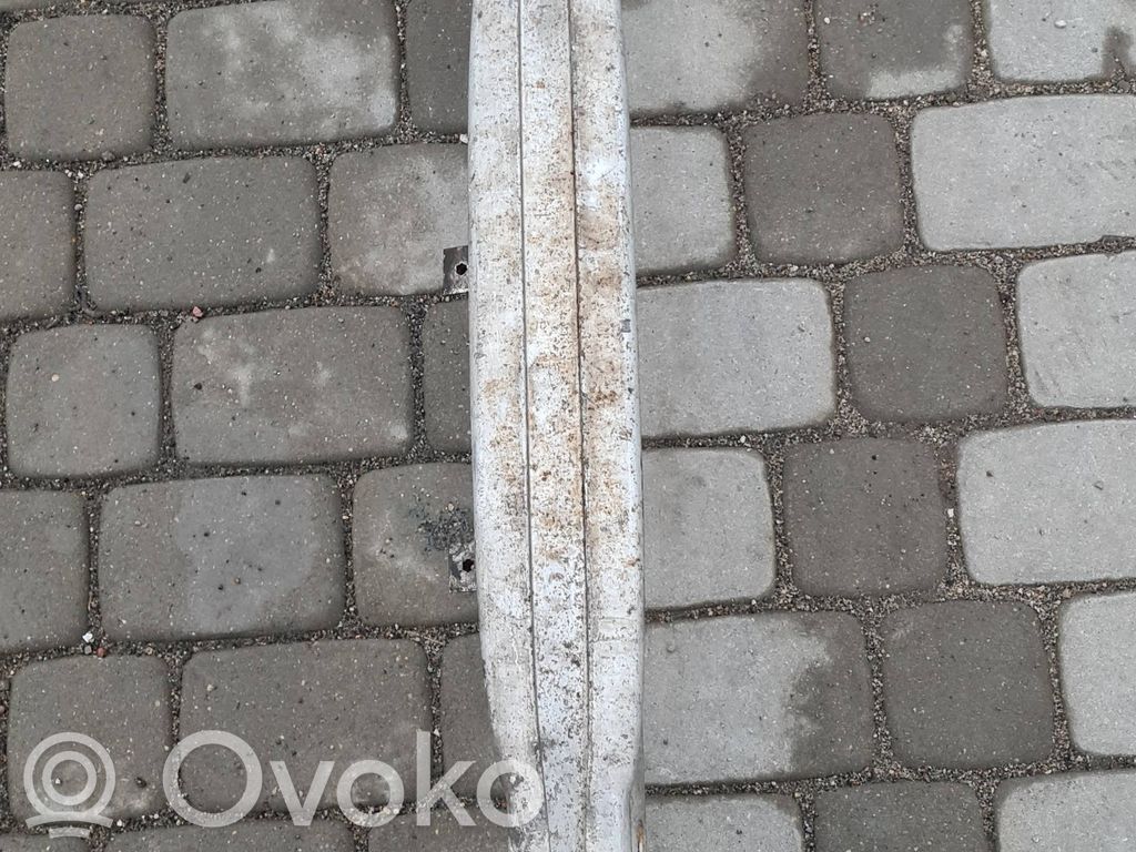 Priekšpusē bampera sija / balka   4F0807111A