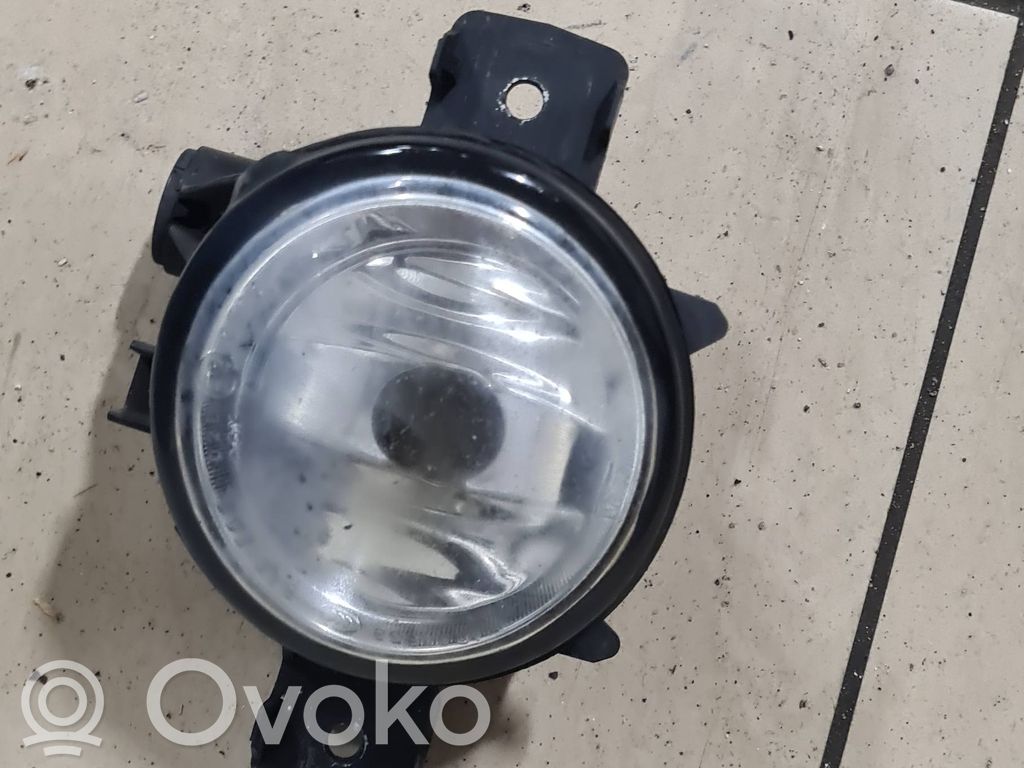 Miglas lukturis priekšā   8920366,7184318