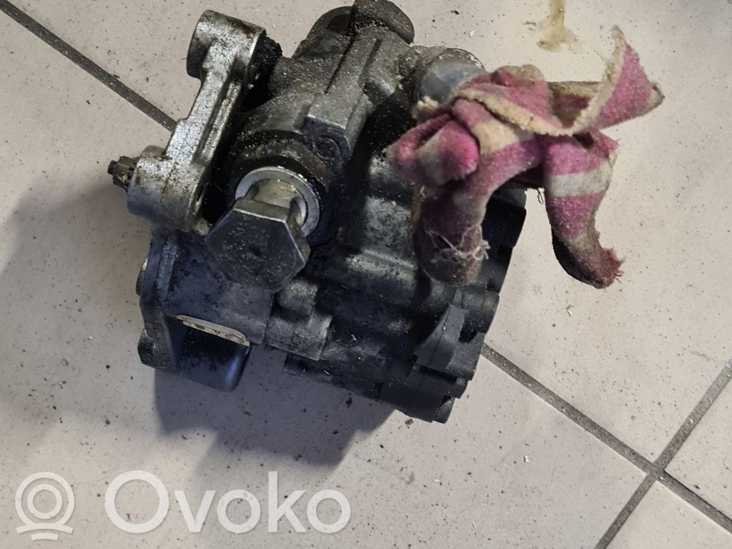 Audi A8 S8 D3 4E Ohjaustehostimen pumppu 