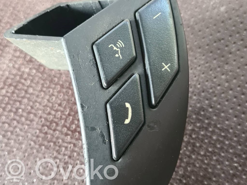 BMW 5 E60 E61 Steering wheel buttons/switches 
