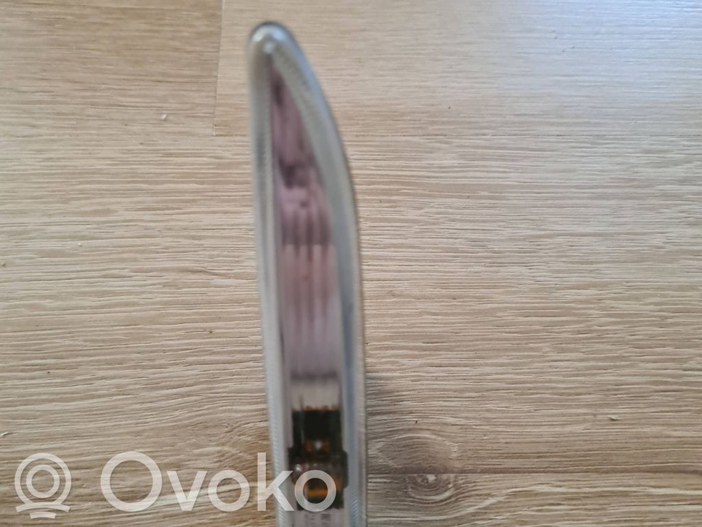 BMW 7 E65 E66 Front fender indicator light 