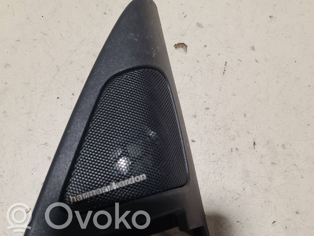BMW 3 E92 E93 Sivukaiuttimen suoja 