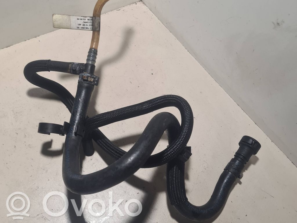 BMW 5 E60 E61 Degvielas caurulīte (-es) 