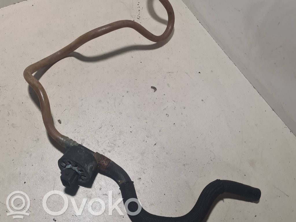 BMW 5 E60 E61 Fuel line pipe 