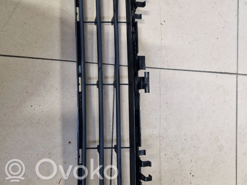 BMW 5 G30 G31 G38 Grilă inferioară bară față 