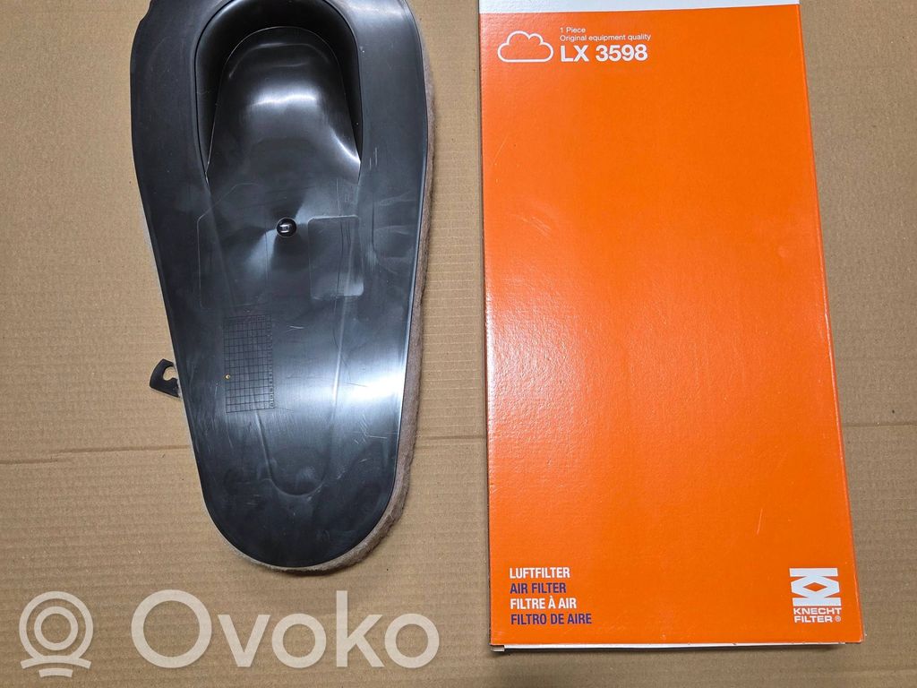 Filtr powietrza   13717800151,7800151,LX3598
