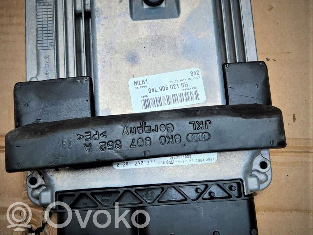 Audi A4 S4 B8 8K Engine control unit/module 