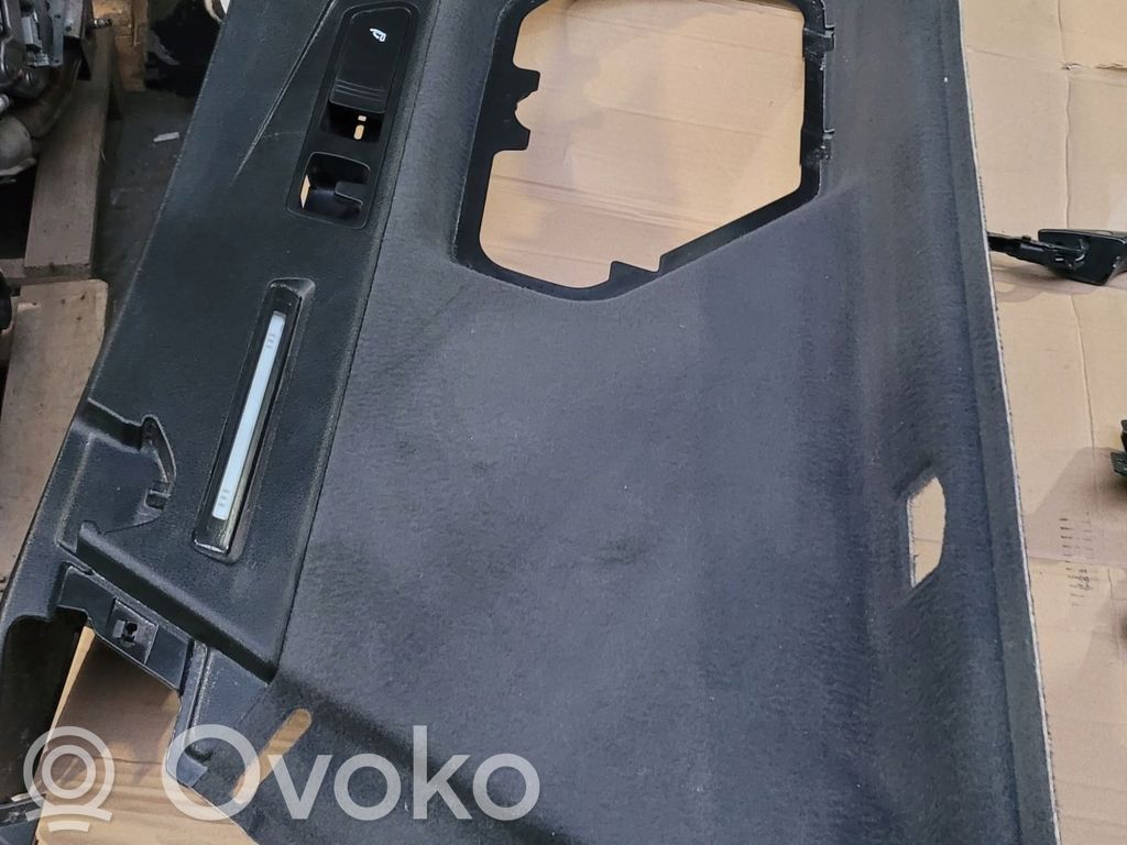 Audi e-tron Trunk/boot side trim panel 